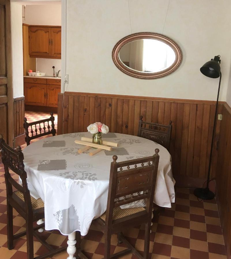 Bed and Breakfast Le Figuier à La Foret-Auvray Extérieur photo
