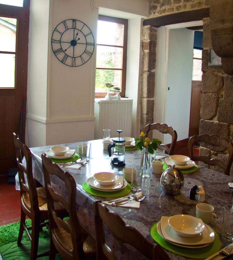 Bed and Breakfast Le Figuier à La Foret-Auvray Extérieur photo